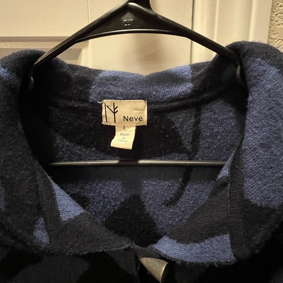 Neve Blue and Black Leaf Patterned Coat Large - Picture 3 of 6